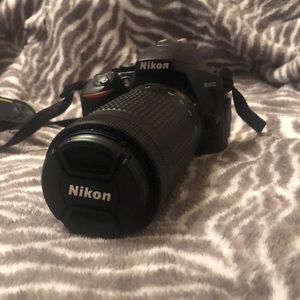 Nikon D3500 DSLR Camera with Nikon AF-P DX Nikkor 70-300mm f/4.5-6.3G ED